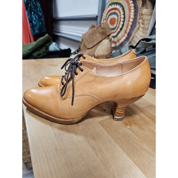Oak Tree Farms Tan Rustic Leather Lace Up Victorian Style Shoes size 9.5 - Picture 2 of 10